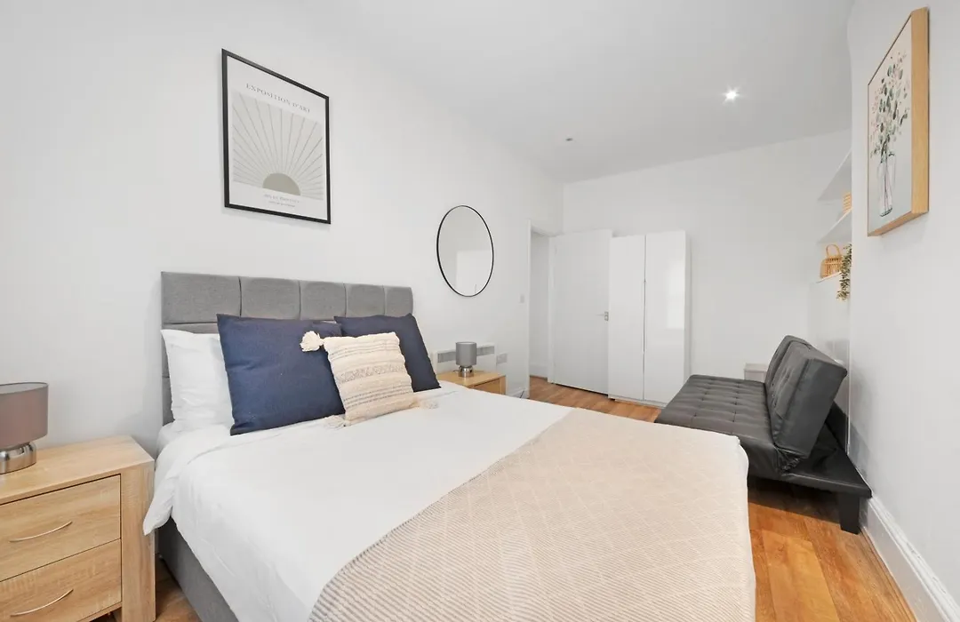 2 Bed Piccadilly Apartment 1-1