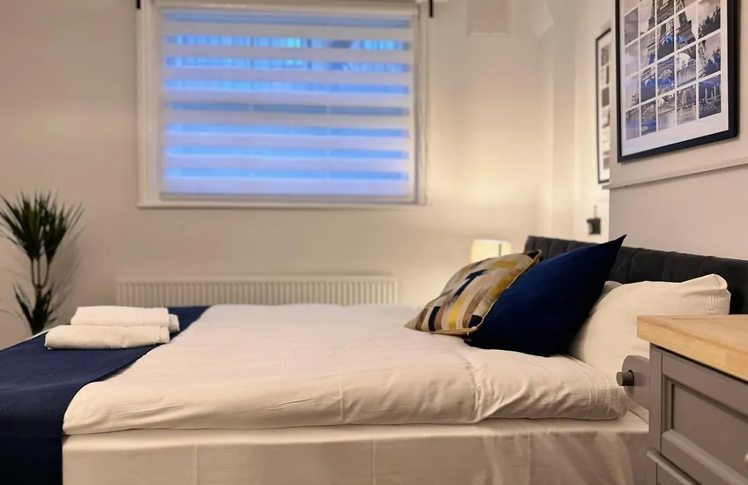 Camden Luxury Studio Flats And En-Suit Rooms-1