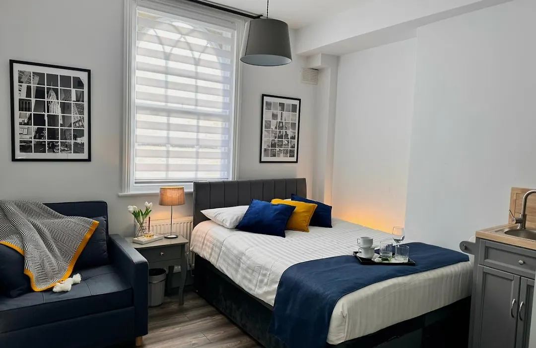 Camden Luxury Studio Flats&En-Suit Rooms-1