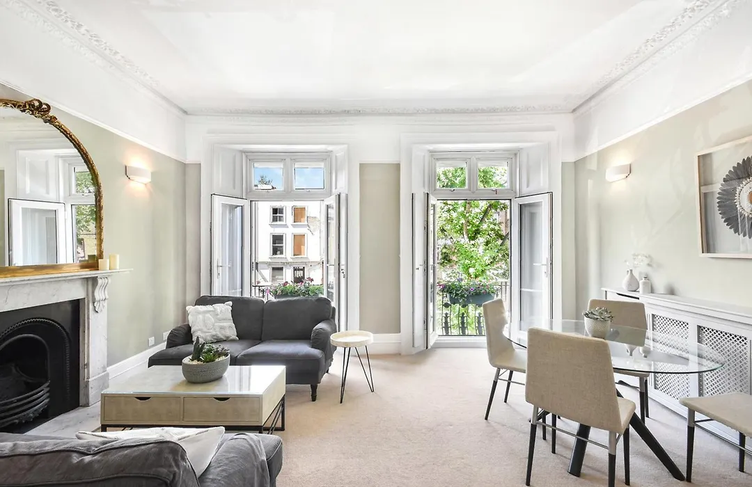 Lovely Large 1 Bed Renovated Flat W Balcony & 600Mb Wifi-1