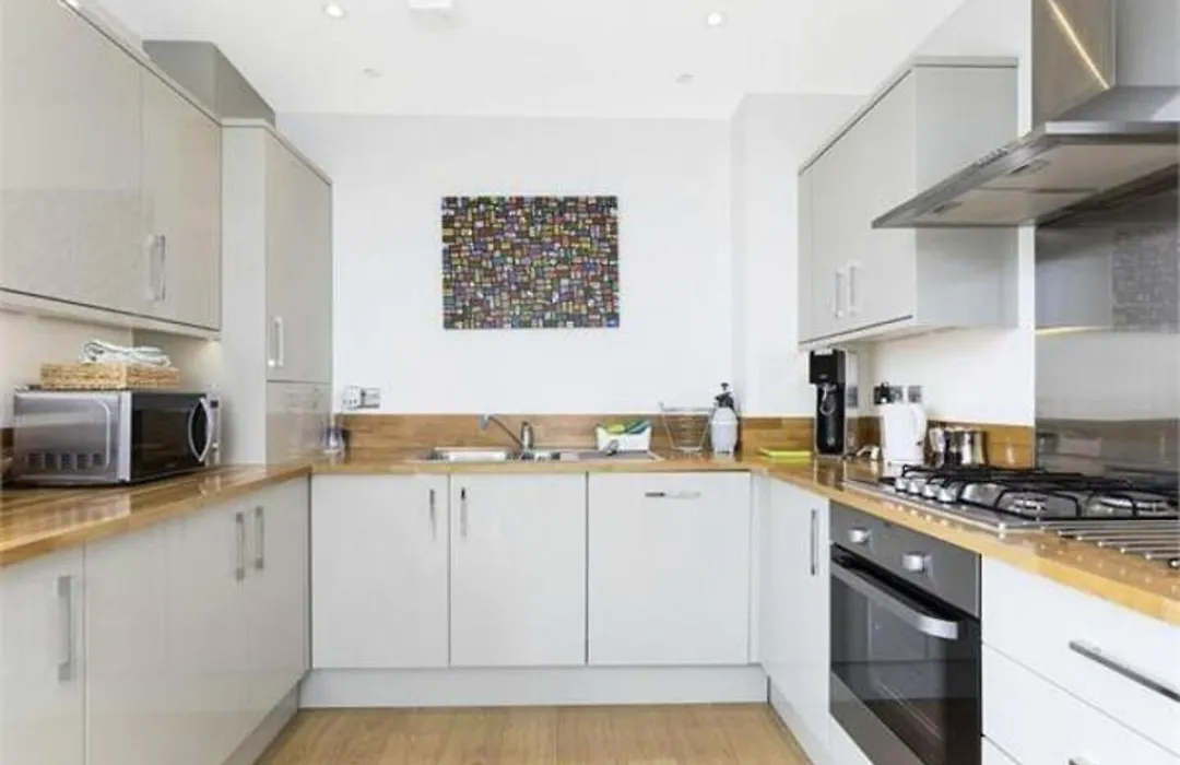 2-Bed Terrace Flat Close To Tower Bridge-1