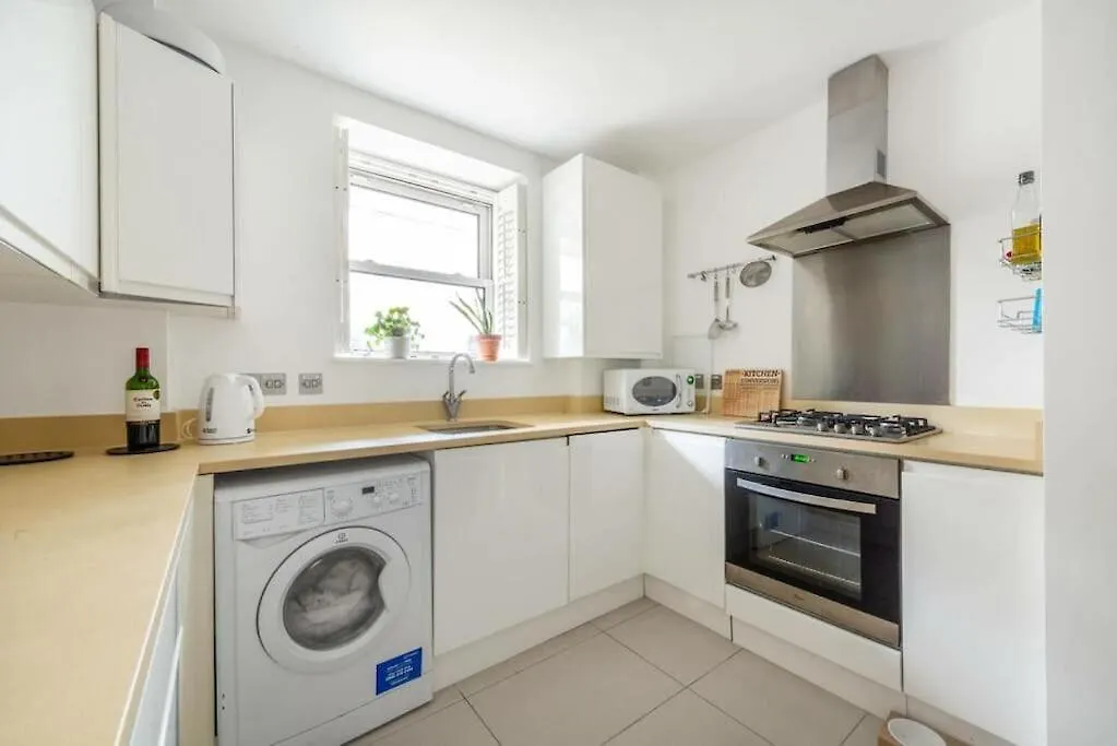 Lovely Notting Hill Apartment-1