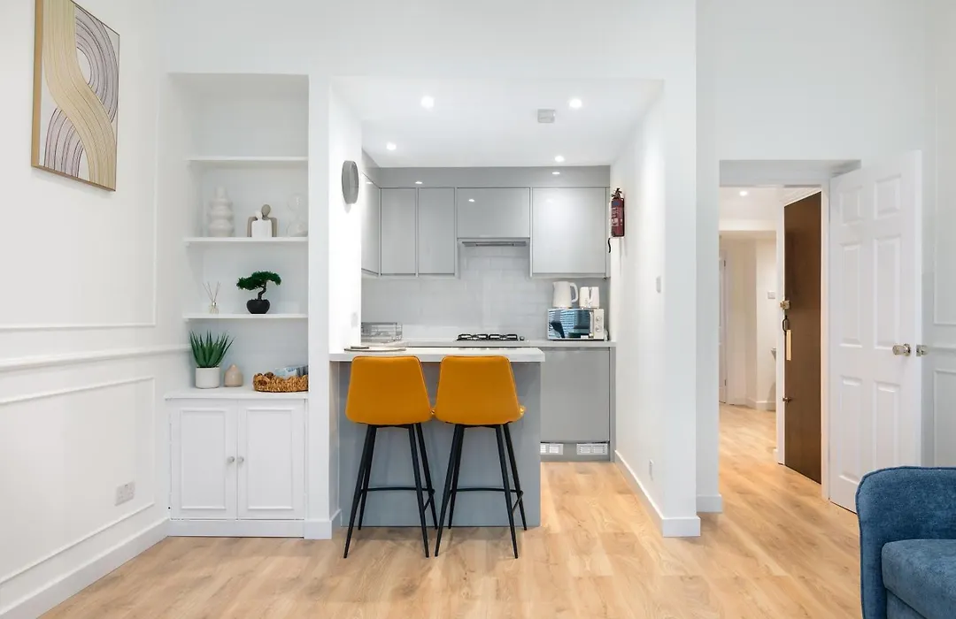 Luxury 2 Bed Flat In Notting Hill-1