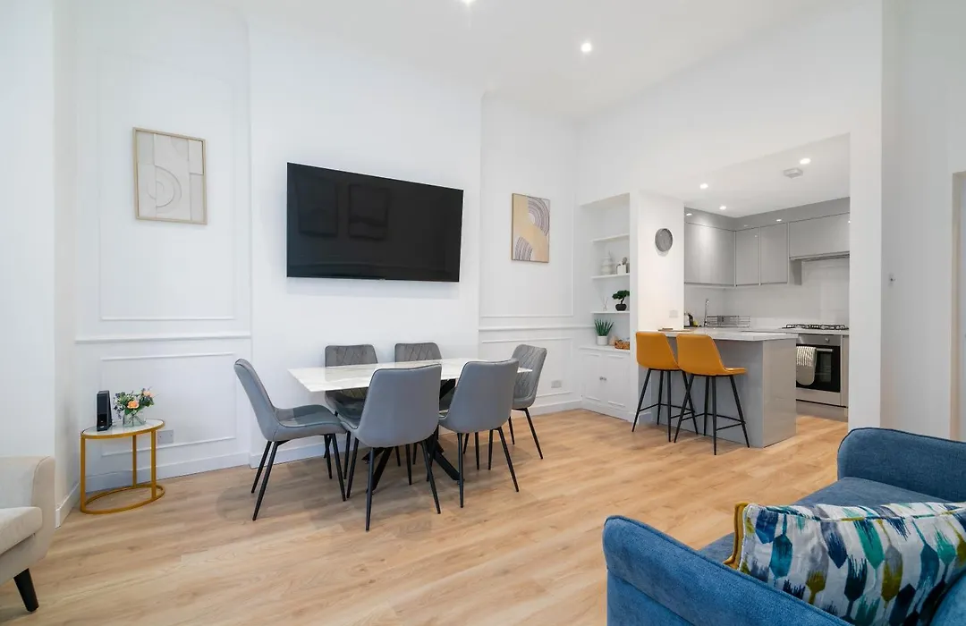 Luxury 2 Bed Flat In Notting Hill-1