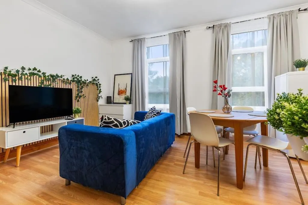 Modern Apartment In Leytonstone-1