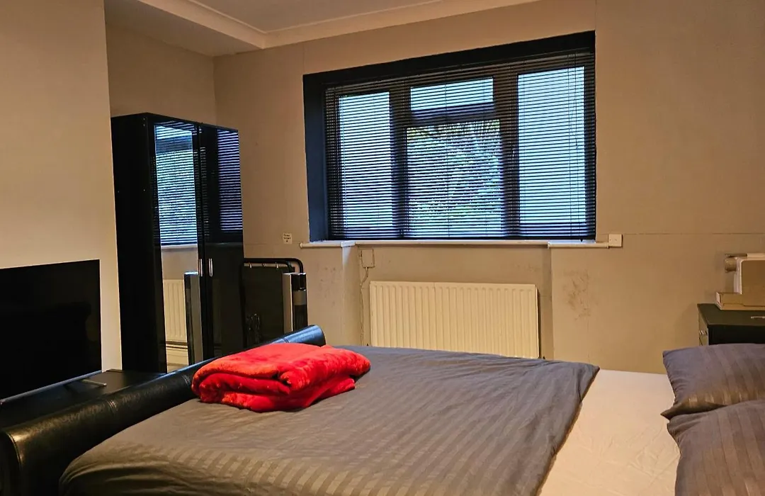 Flat A - 33 Camden Square - Double Room-1