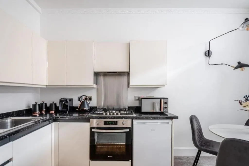 Liverpool Street Apartment-1