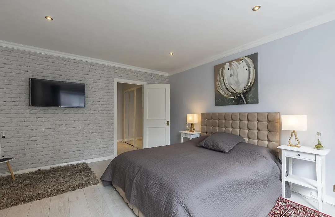 Spacious House Near Hyde Park & Oxford Street-1