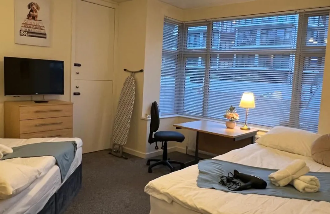 Fabulous & Spacious Garden Flat Near Kings Cross St Pancras-1