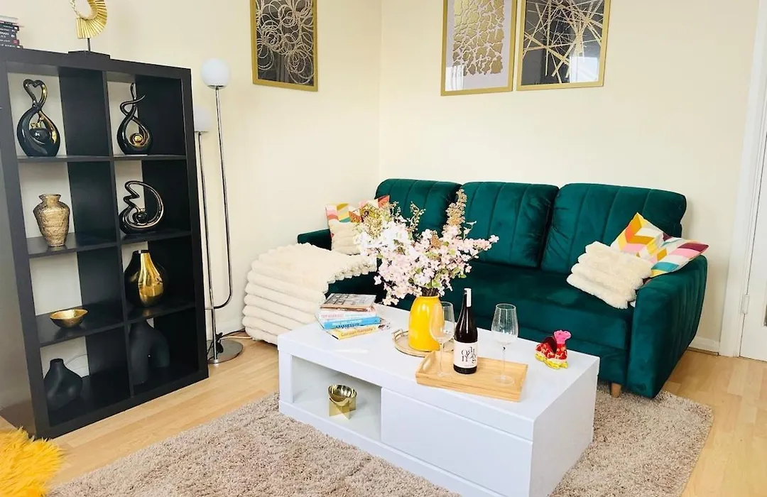 Beautiful Apartment On London Bridge!-1