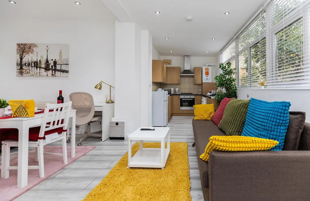 Deluxe Studio Apartments - City Airport & Excel Ideal For Long Stay-1