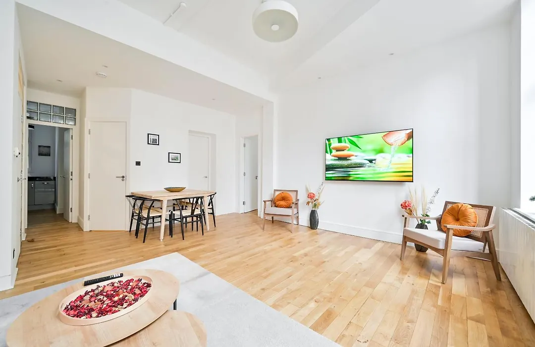 Magnificent 2 Bed Fitzrovia Apartment-1