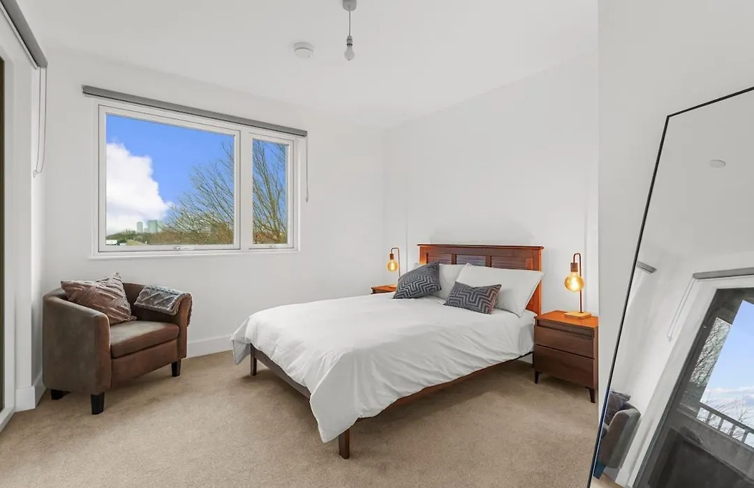 Modern Flat In Heart Of London-1
