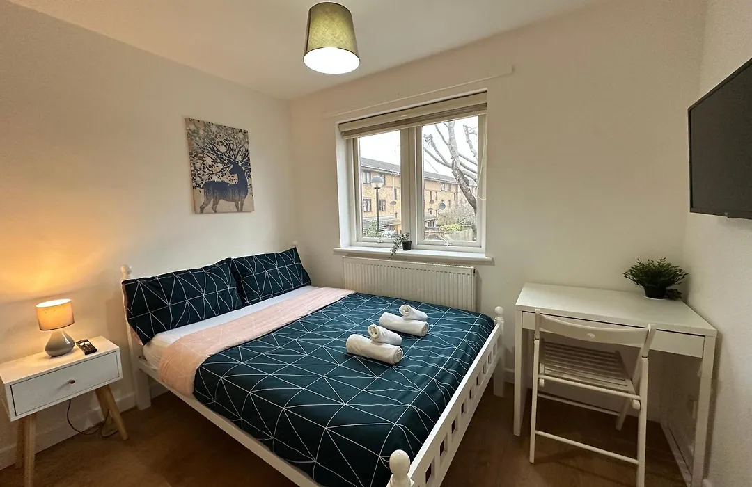 Comfortable Rooms Near City Of London-1
