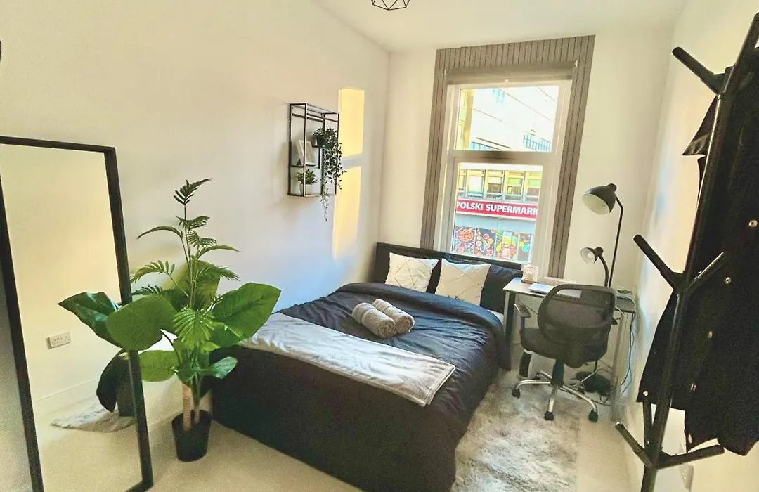 Modern Serviced Studio In London-1