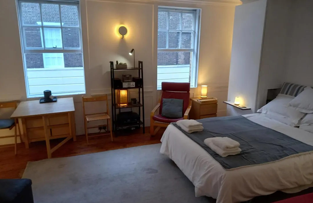 Large Bright Soho Studio Flat With Large Terrace-1