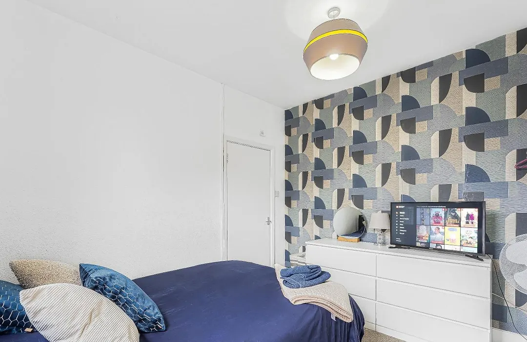 Spacious One Bedroom Private Flat In Brixton +Wifi-1