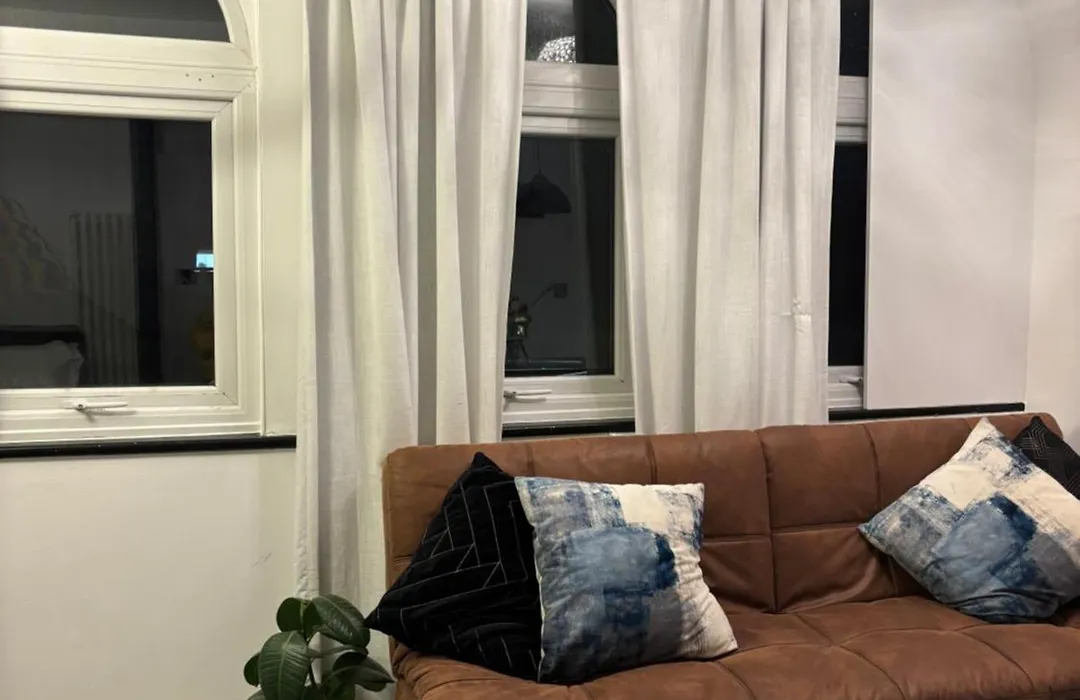 Newly Renovated Modern Studio Apartment In West Kensington-1