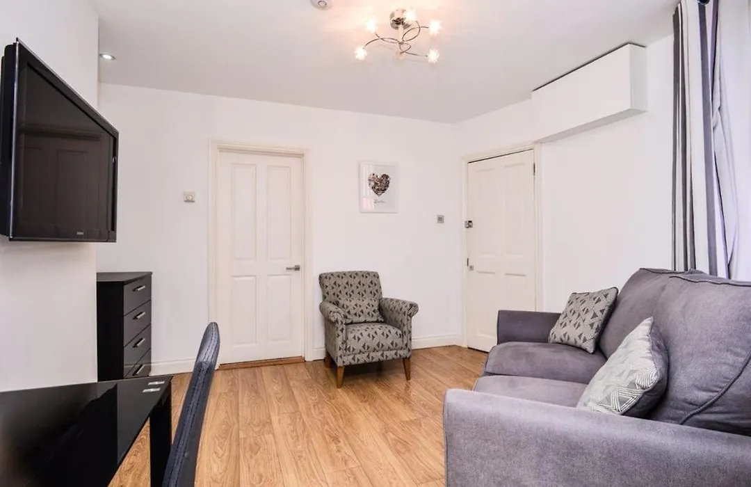 Stunning 1 Bed Apartment-1