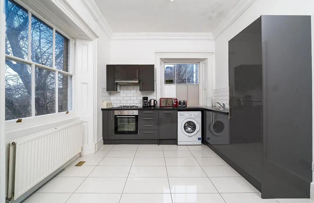 Canary Wharf - Spacious Apartments Near London Excel Exhibition Centre, O2 Arena, City Airport, Free Parking & Wifi-1