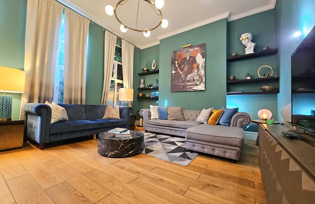 Stunning Hyde Park Home, Ground Floor Maisonette, Duplex, Near Tube Metro Stations-1