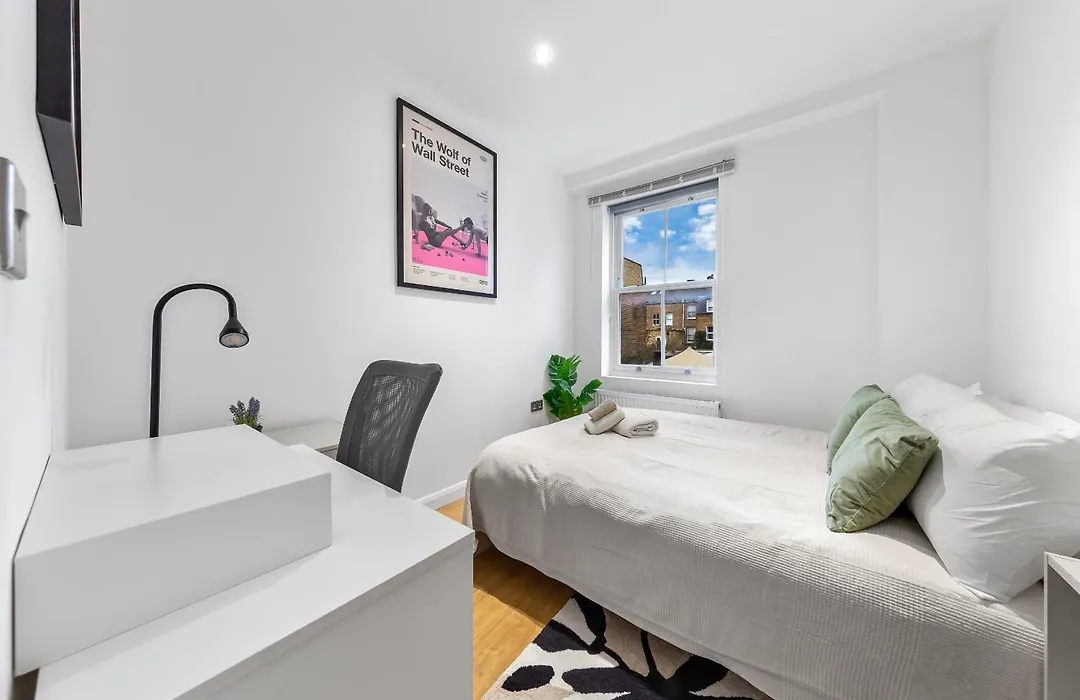 Luxury 2Br Flat In Battersea-1