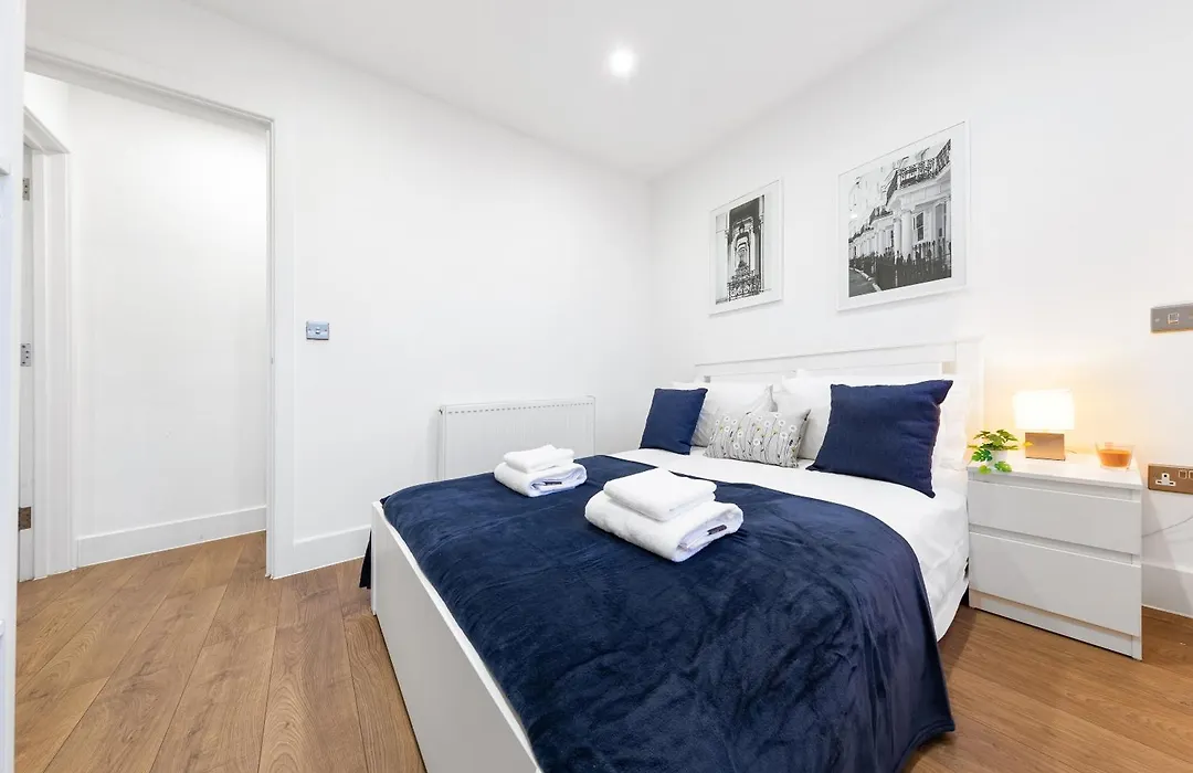 Central London Two Bedroom Serviced Apartment - Nine Elms Luxury Stay - Vauxhall & Westminster-1