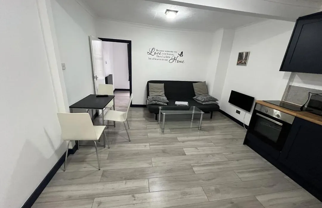 Cosy One Bedroom Flat-1