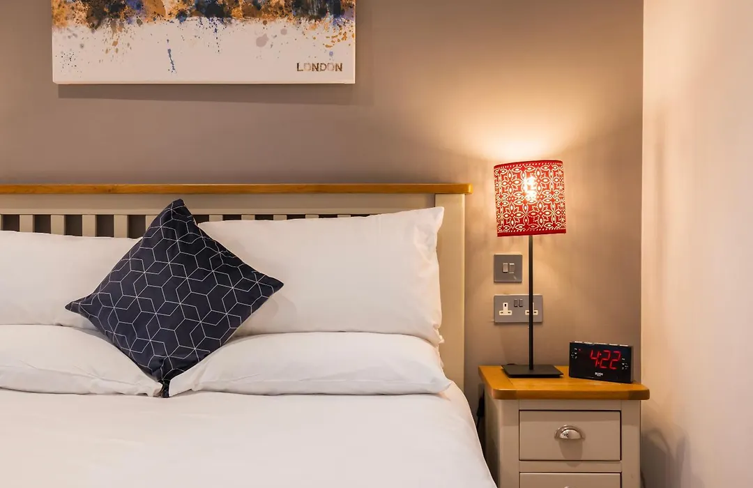 Barbican Serviced Apartments By Lovelystay-1