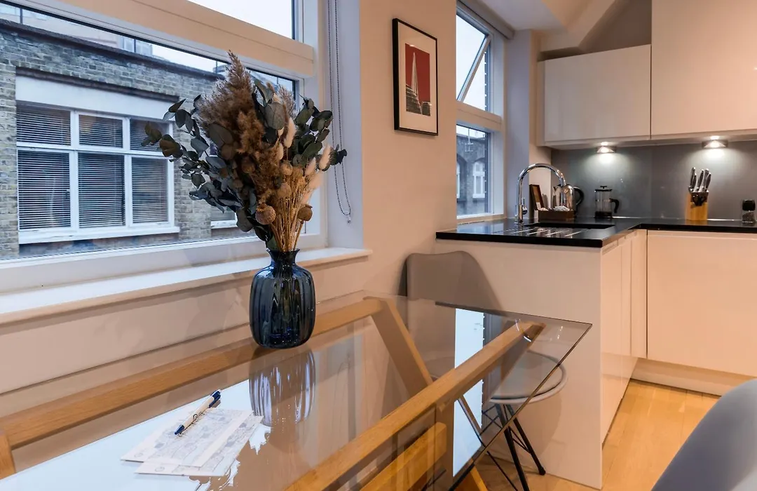 Barbican Serviced Apartments By Lovelystay-1