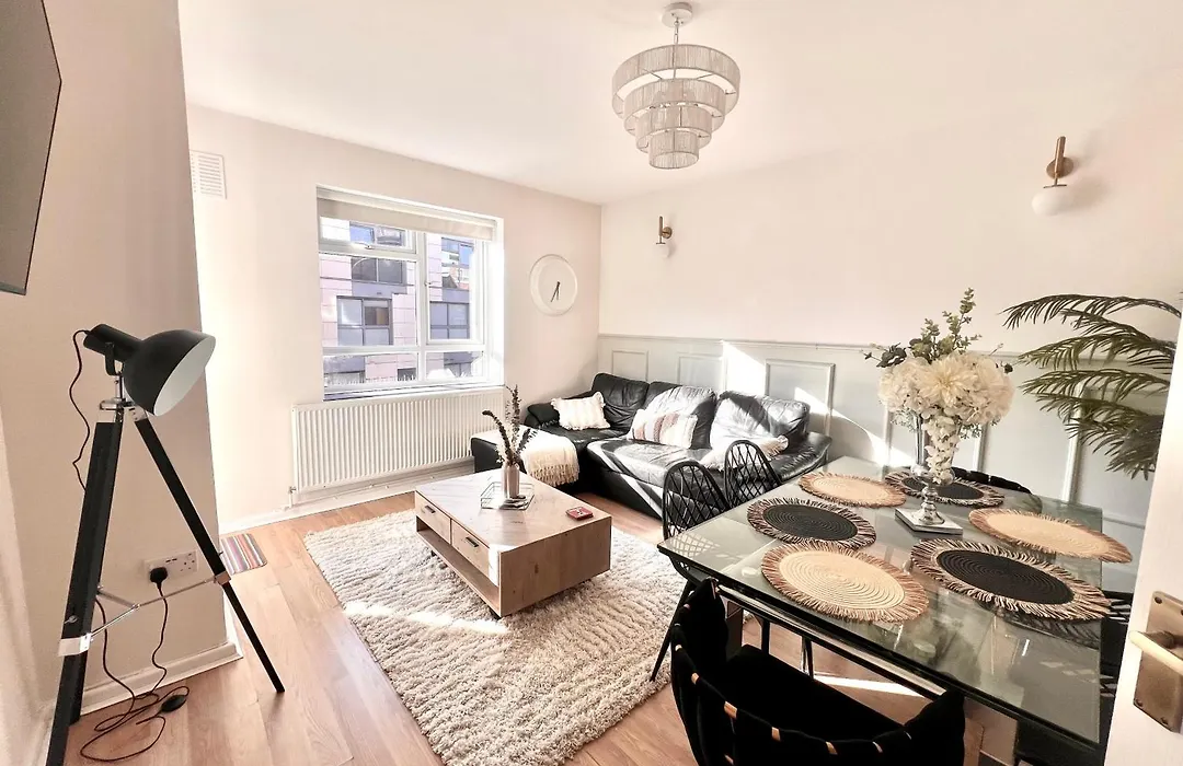 Central City Zone 1 Trendy Shoreditch Large 3 Bed-1