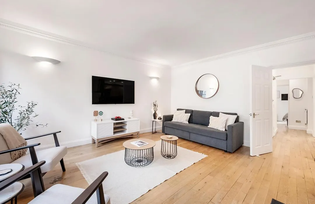 2 Bedr, 3 Beds, 1 Bath Thames, Trafalgar SQ-1