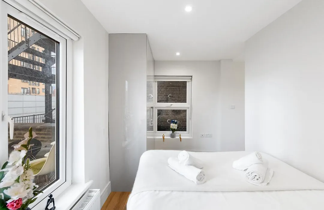 Cozy Flat In South Kensington-1