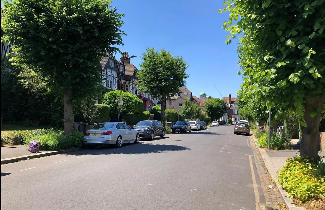 Superb Apartments In Willesden Green, 10Mins To Central London-1