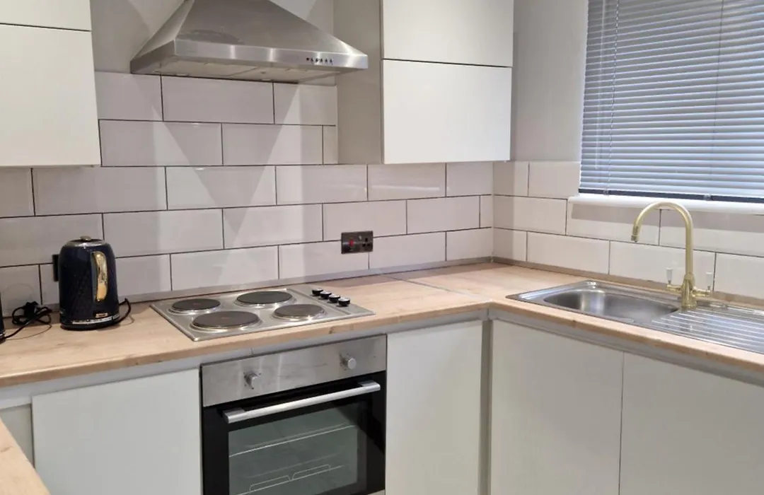 Stylish 2 Bed Home- Short Walk To Tottenham Stadium/Stations-1