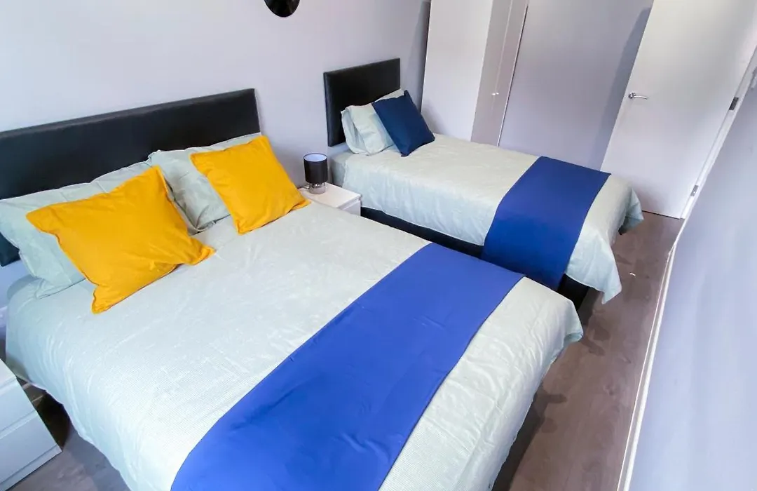 Modern 1 Bedroom Flat In Wood Green-1