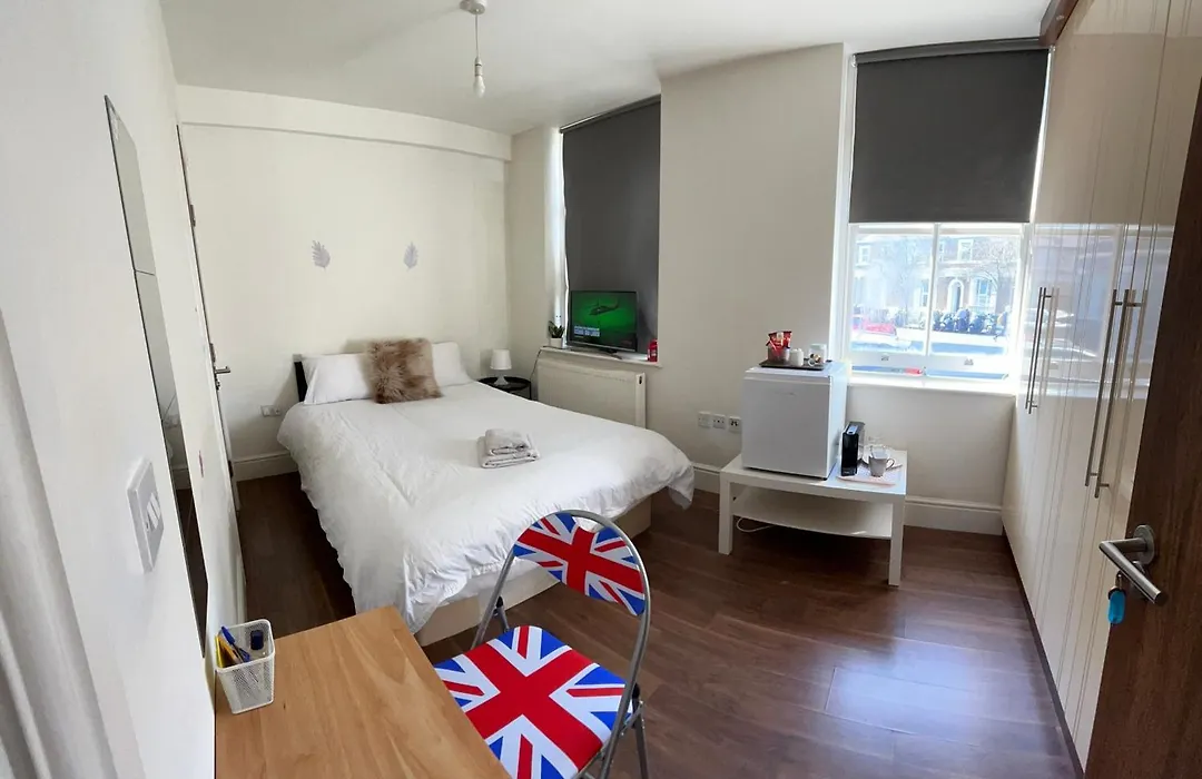 W12 Ensuite-1