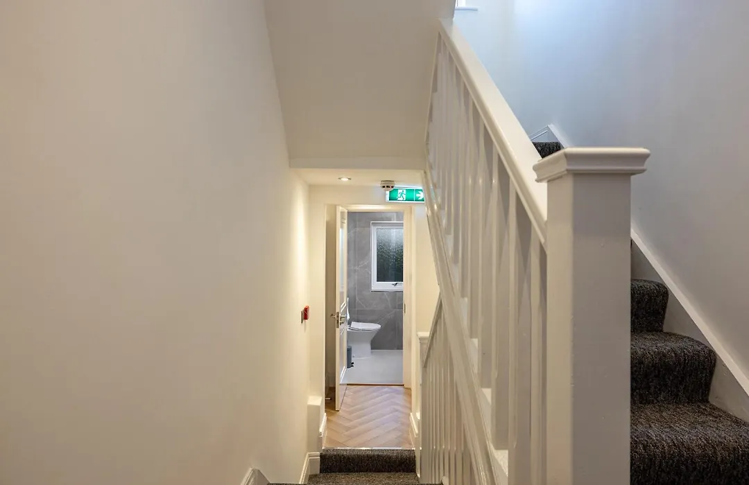 Charmstay Kensington Olympia-1