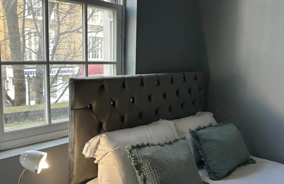"Bright & Spacious" 3 Bedroom Flat By Kings Cross, St Pancras Station!!!!64-1