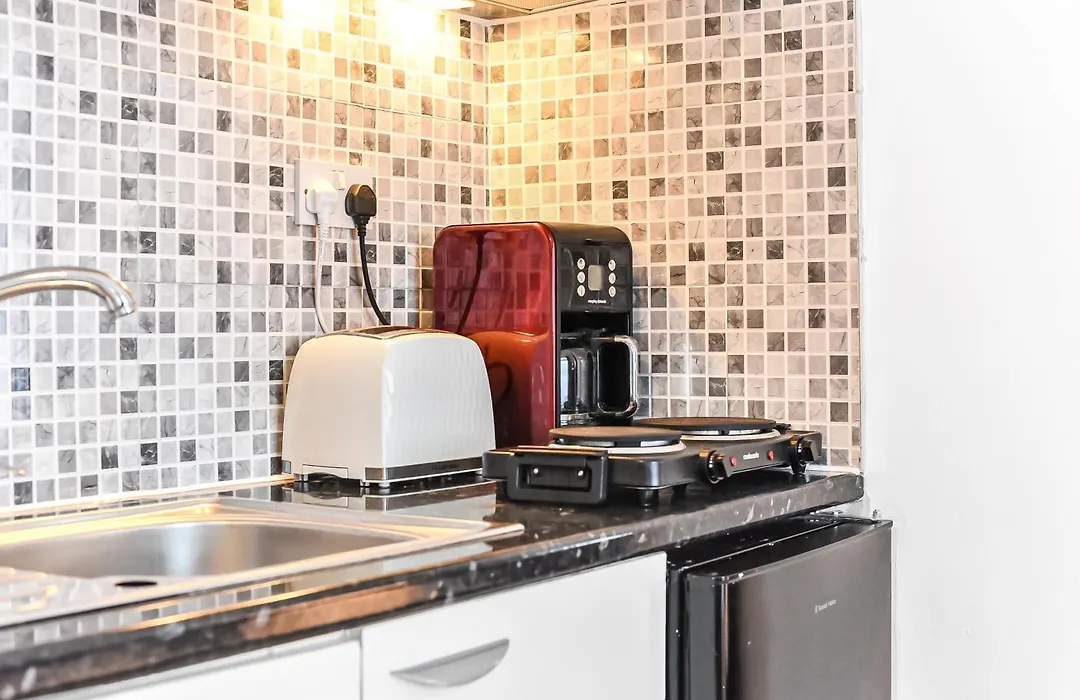 Lovely Apartments In Mornington Crescent Station-1