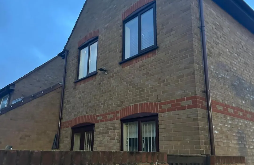 Spacious Double Room Near Excel London-1
