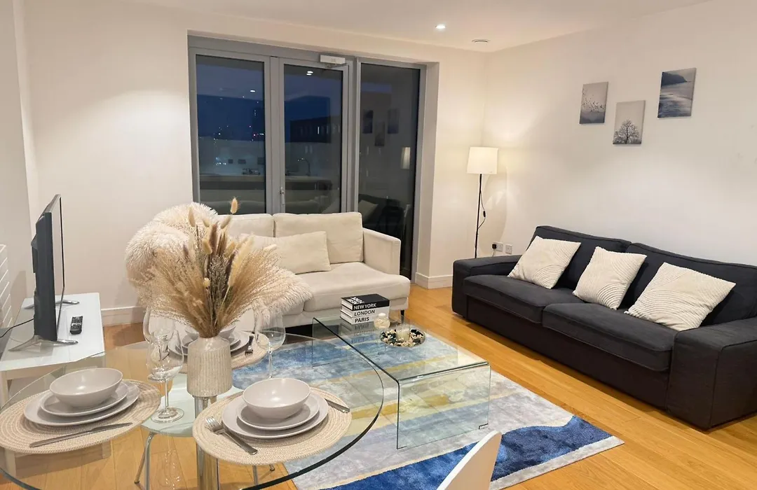 Auracasa 2 Bed O2 Canning Suite-1