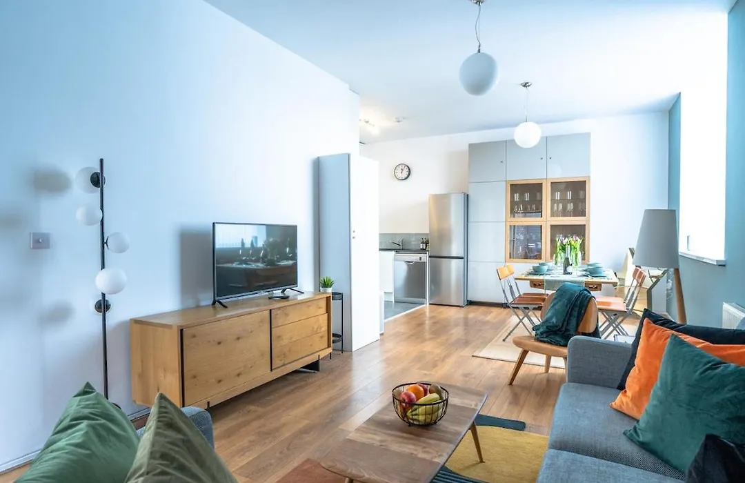 Modern 2-Bed Apartment Near Excel & O2 - Accommodates Up To 4 Guests Max-1