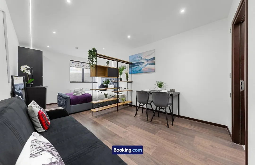 Stylish Studio Apt By Stay Smart Short Lets & Serviced Accommodation Golders Green With Free Wifi-1
