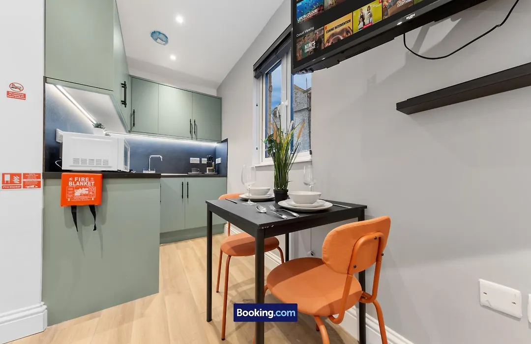 Modern, Central & Comfy Apt By Stay Smart Short Lets & Serviced Accommodation Deptford With Free Wifi-1