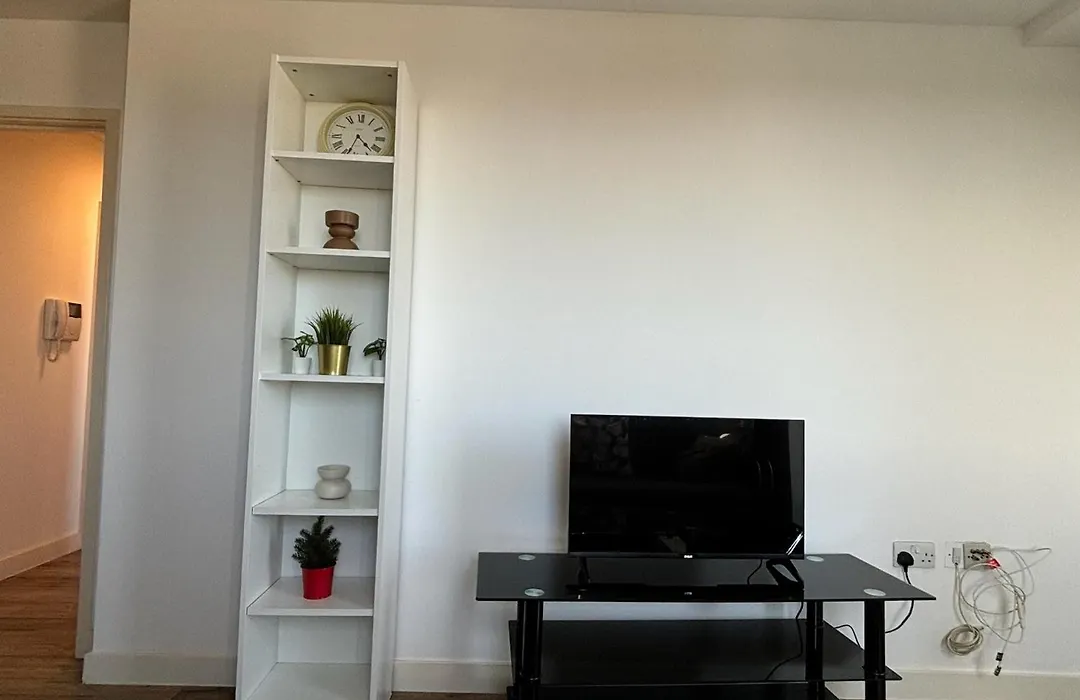4 Bed Balcony Greenwich Retreat-1