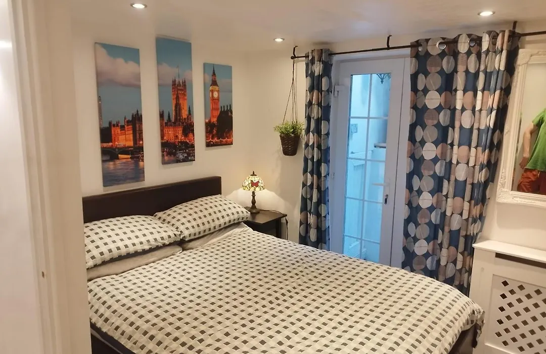 No 5 Accommodation-1