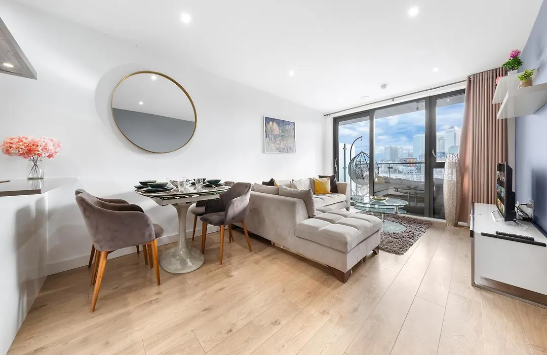 Spacious Modern 2Br Apartment In The Heart Of London-1