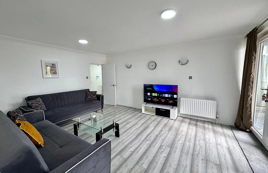 Amazing Riverview 3Bedrooms, 2Bathrooms, Balcony, Parking-1
