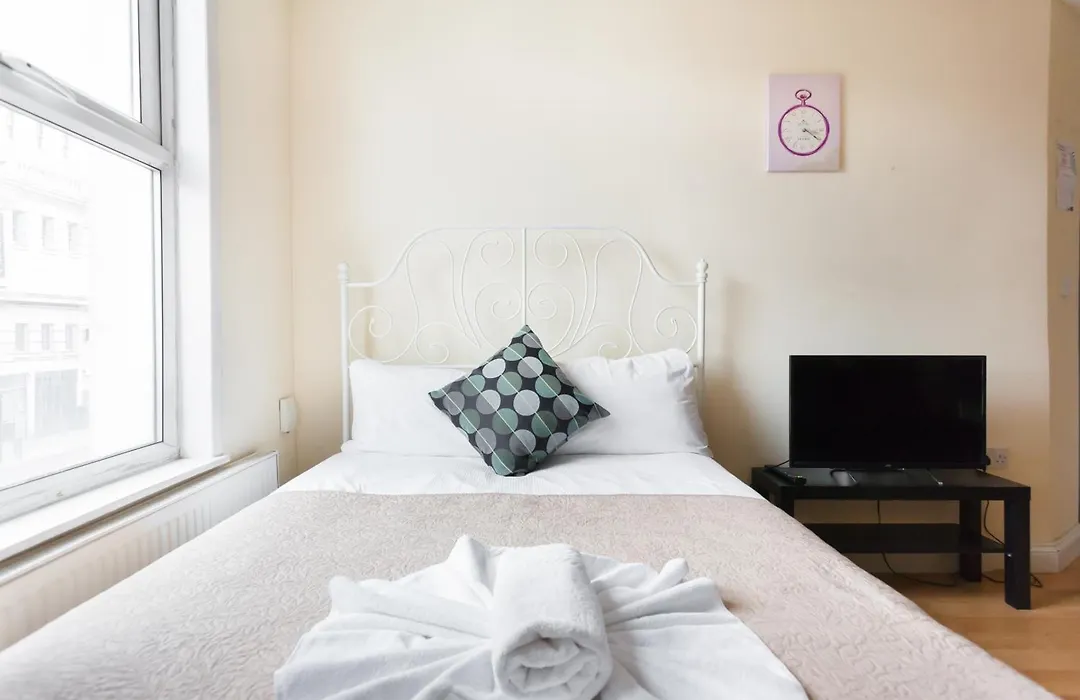 Euston Modern Apartments-1